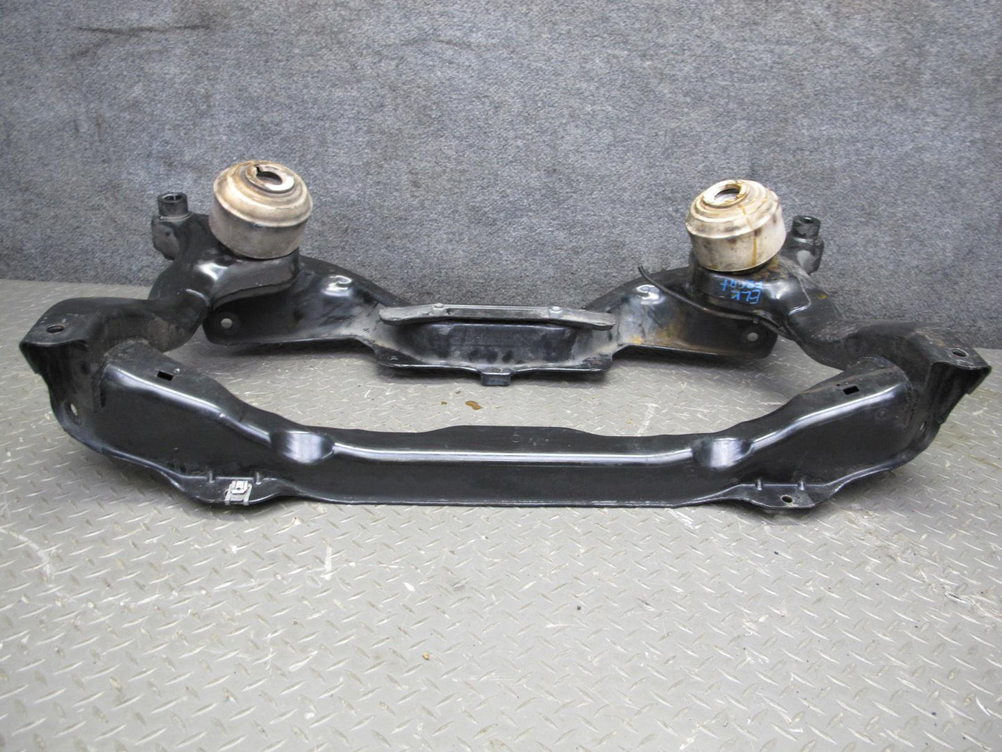 05-08 Mercedes R171 SLK350 Front Suspension Subframe Crossmember Carrier OEM