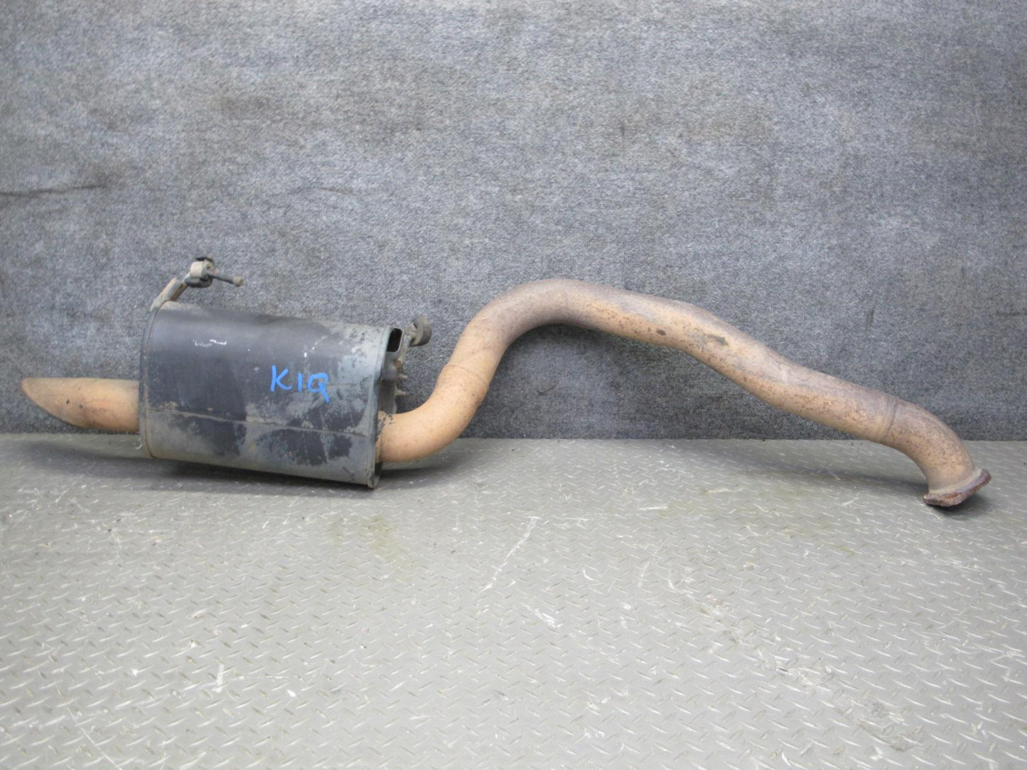 2011-2017 Infiniti QX56 QX80 5.6L Engine Exhaust System Rear Muffler Pipe