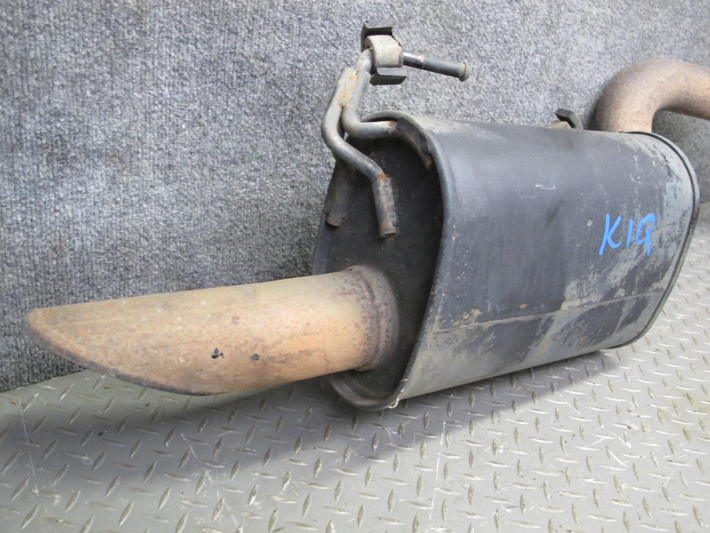 2011-2017 Infiniti QX56 QX80 5.6L Engine Exhaust System Rear Muffler Pipe