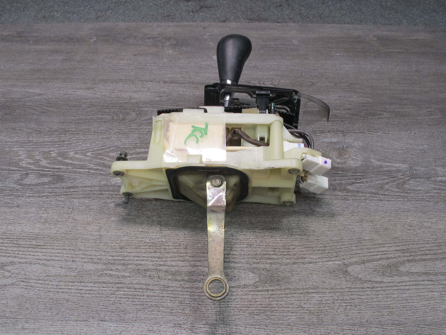 95-97 Toyota Celsior UCF20 RHD A/T Automatic Transmission Gear Shifter OEM