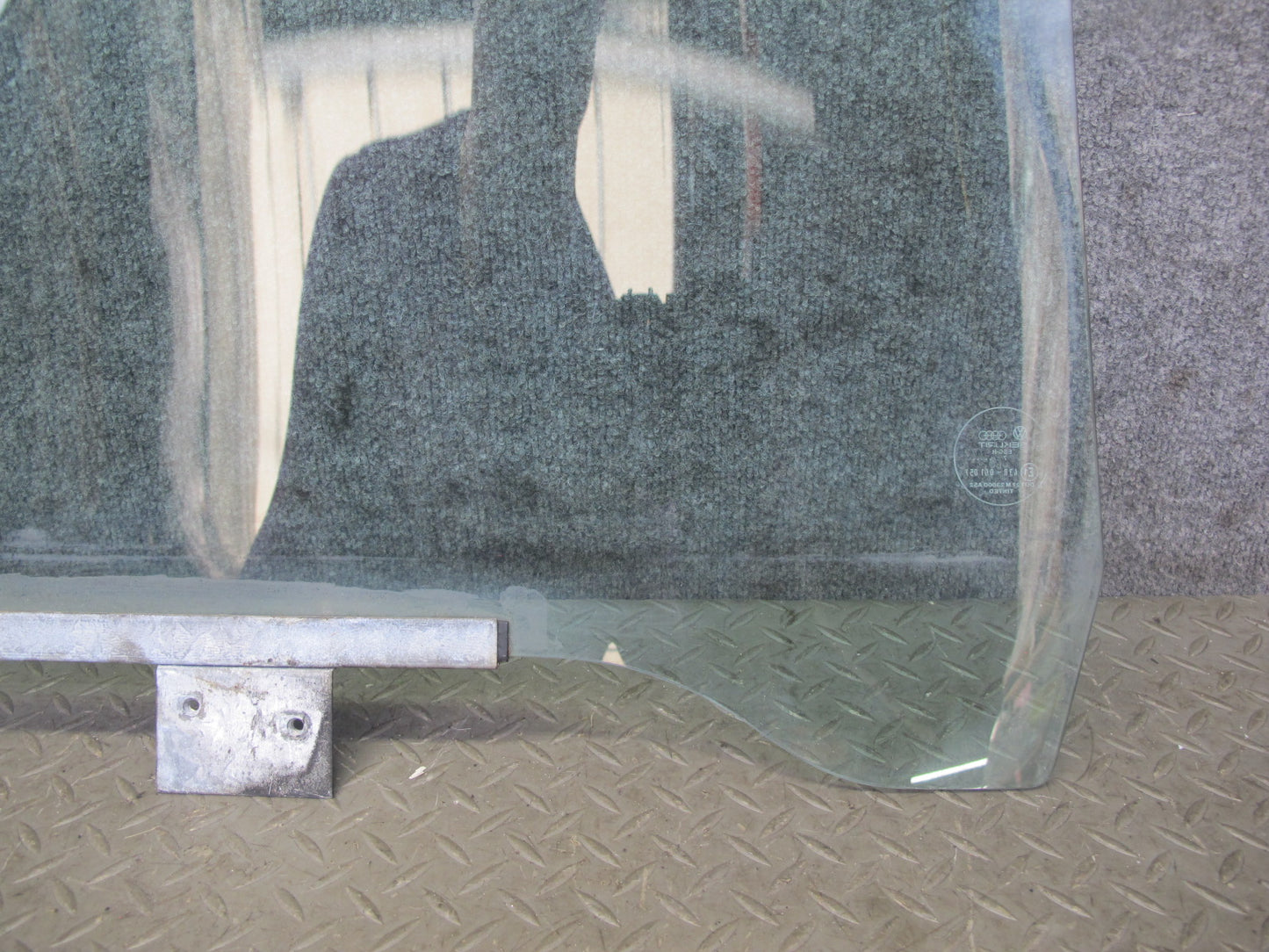 85-88 Volkswagen Scirocco MK2 Front Right Passenger Door Window Glass OEM