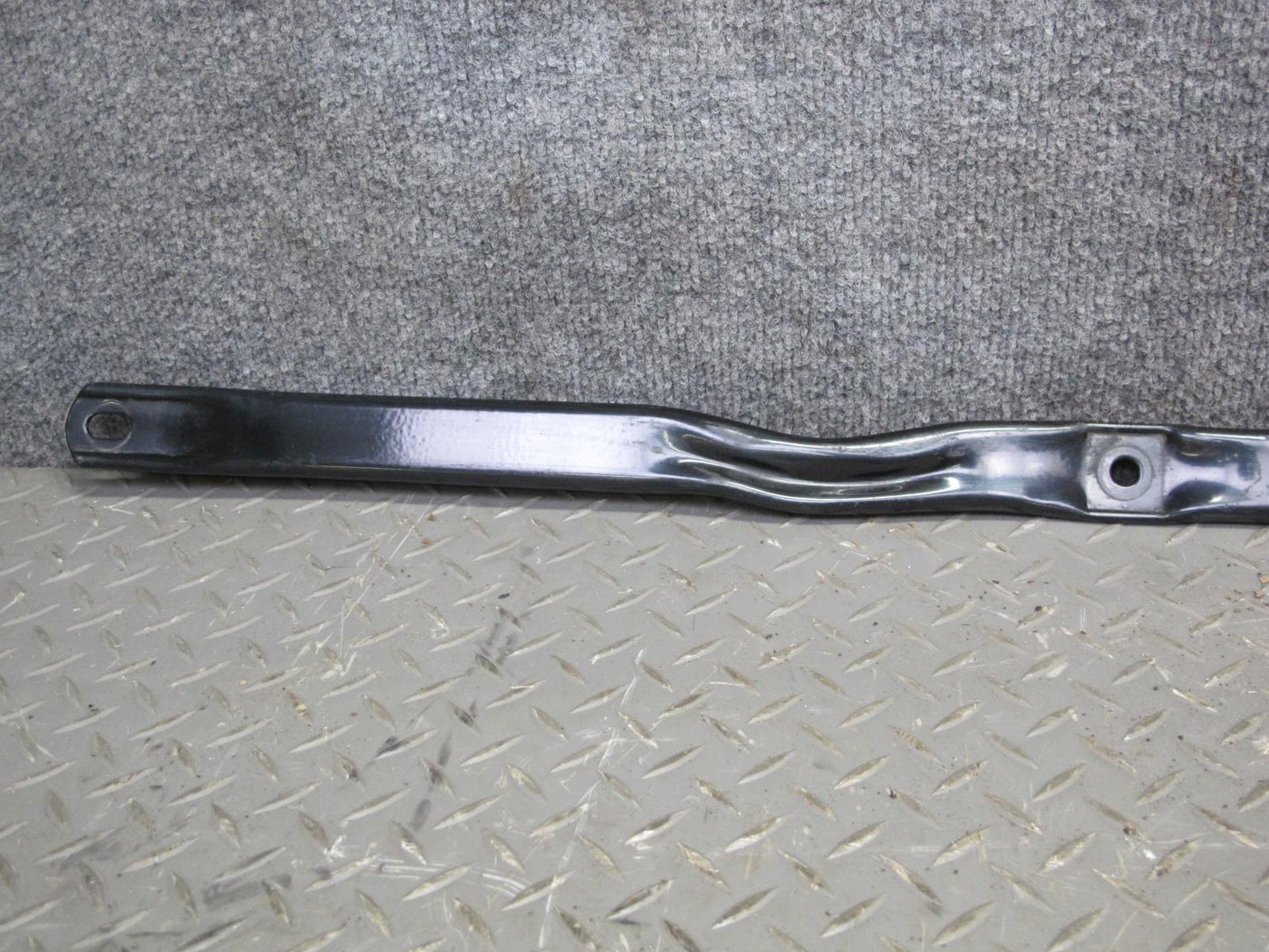 05-11 Mercedes R171 Slk-class Set of 2 Front Suspension Lower Bar Brace OEM