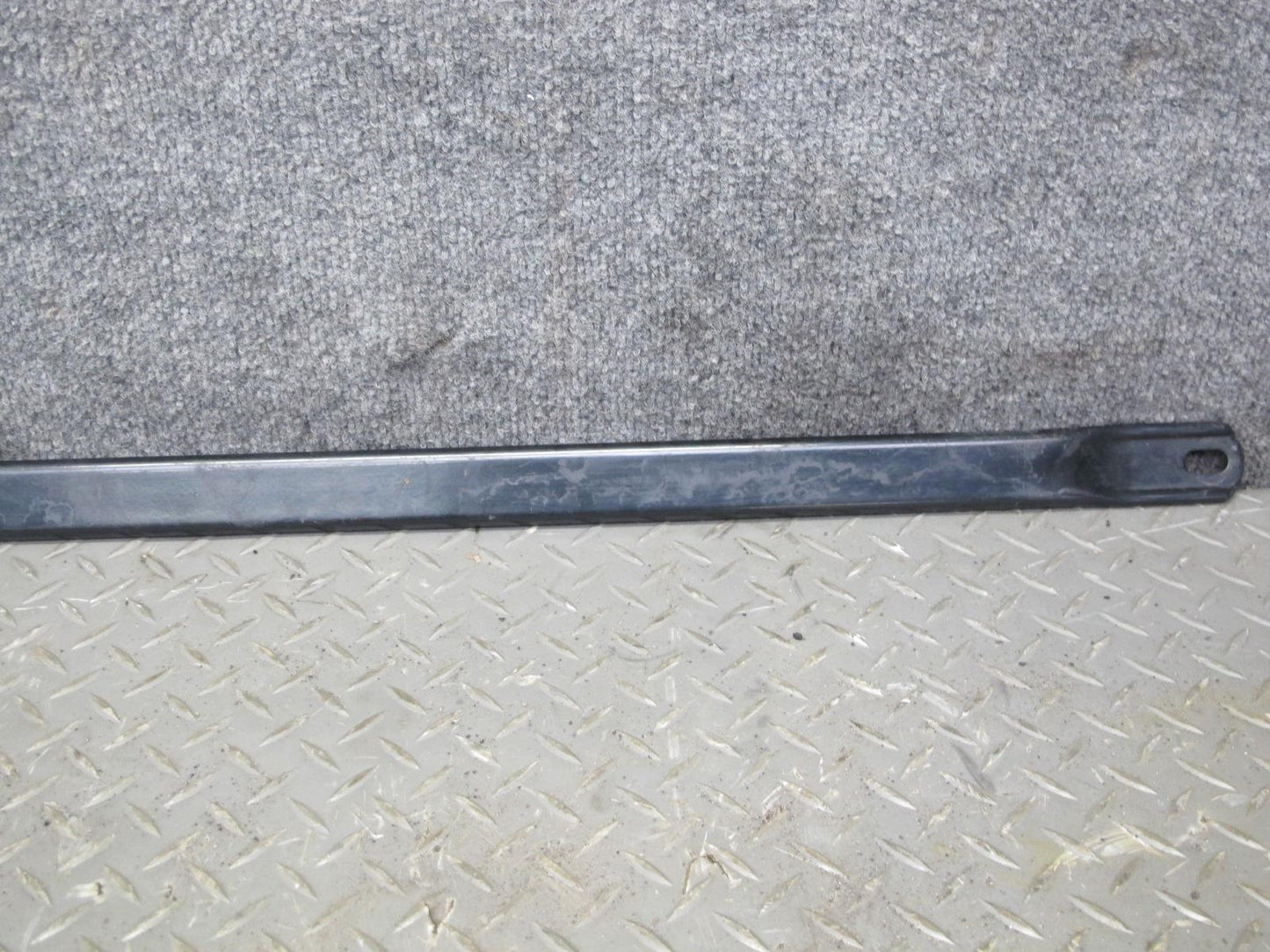 05-11 Mercedes R171 Slk-class Set of 2 Front Suspension Lower Bar Brace OEM
