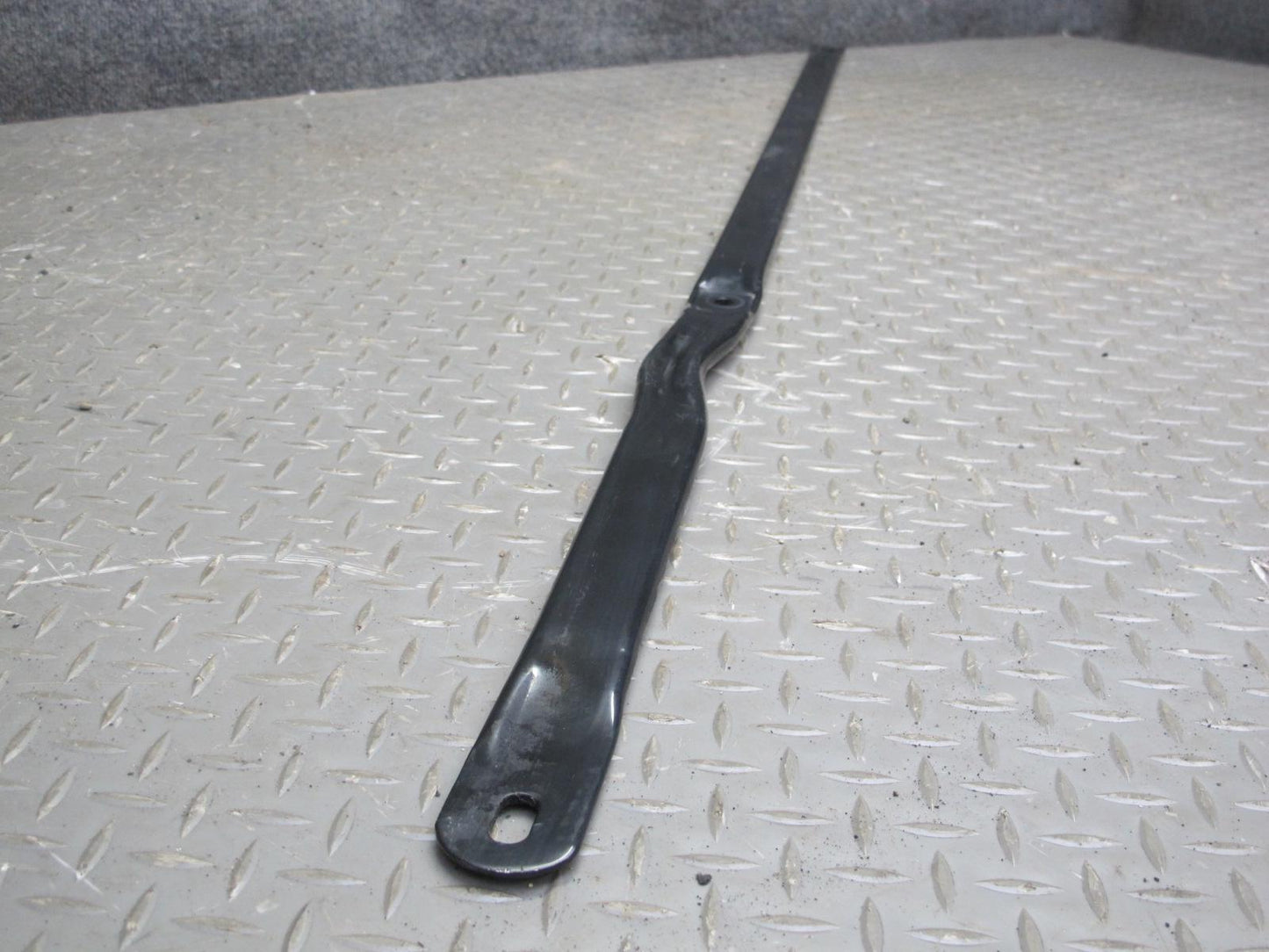 05-11 Mercedes R171 Slk-class Set of 2 Front Suspension Lower Bar Brace OEM