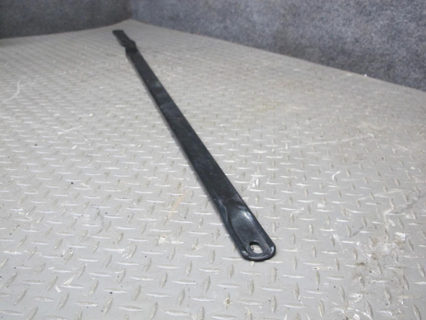 05-11 Mercedes R171 Slk-class Set of 2 Front Suspension Lower Bar Brace OEM