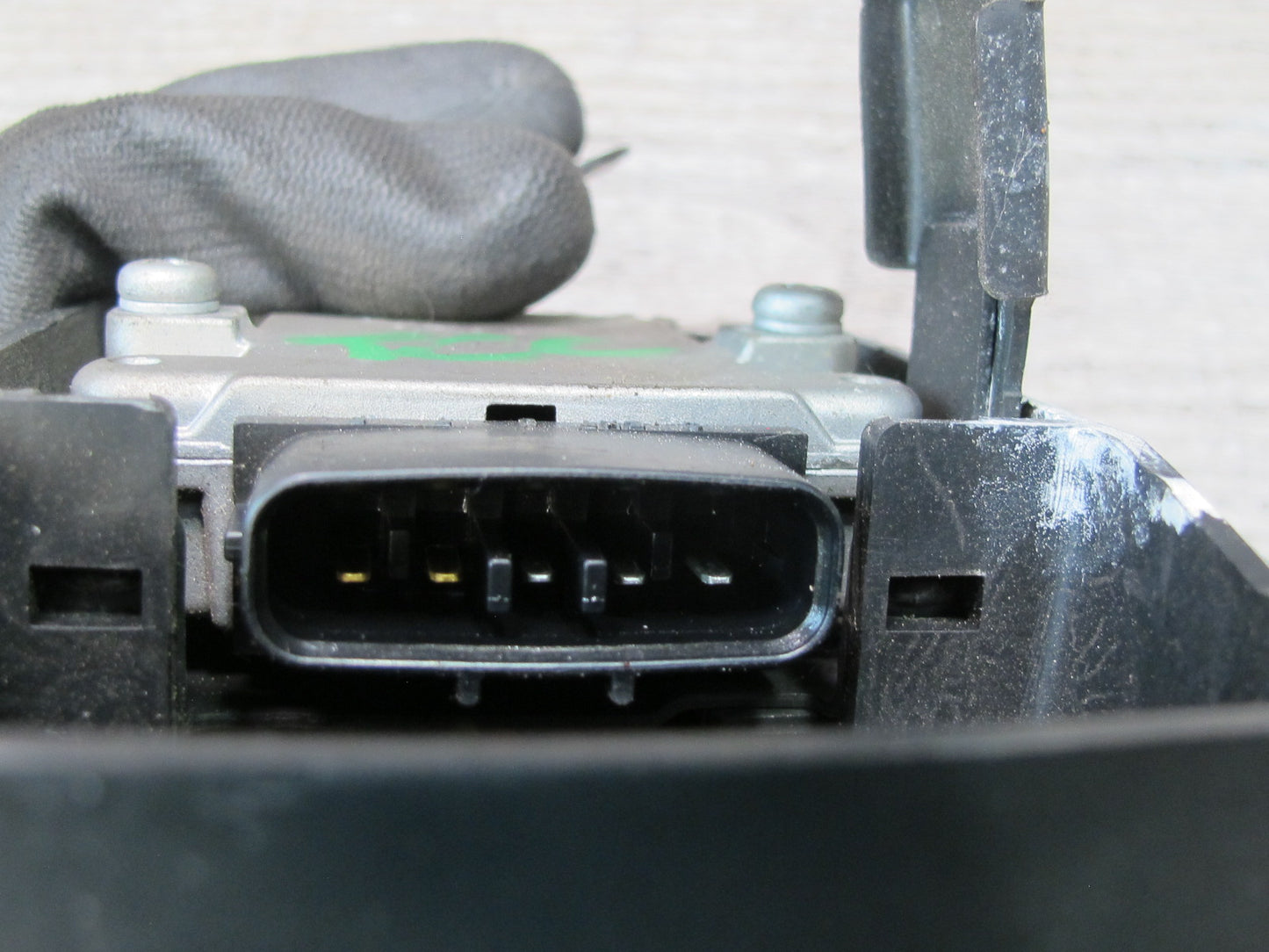 95-97 Toyota Celsior Lexus LS400 Ignition Control Module Igniter w Cover OEM