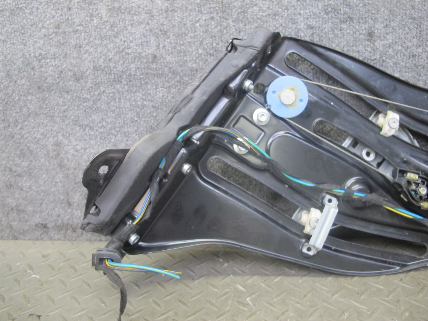 09-16 BMW E89 Z4 Rear Left Quarter Window Regulator w Motor 7198307 OEM