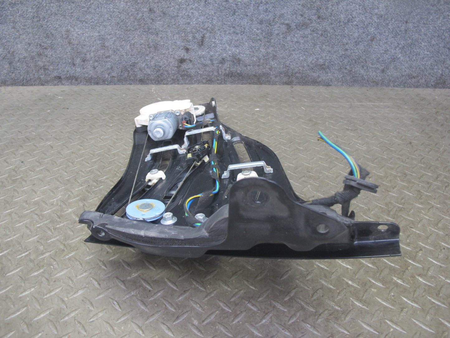 09-16 BMW E89 Z4 Rear Left Quarter Window Regulator w Motor 7198307 OEM