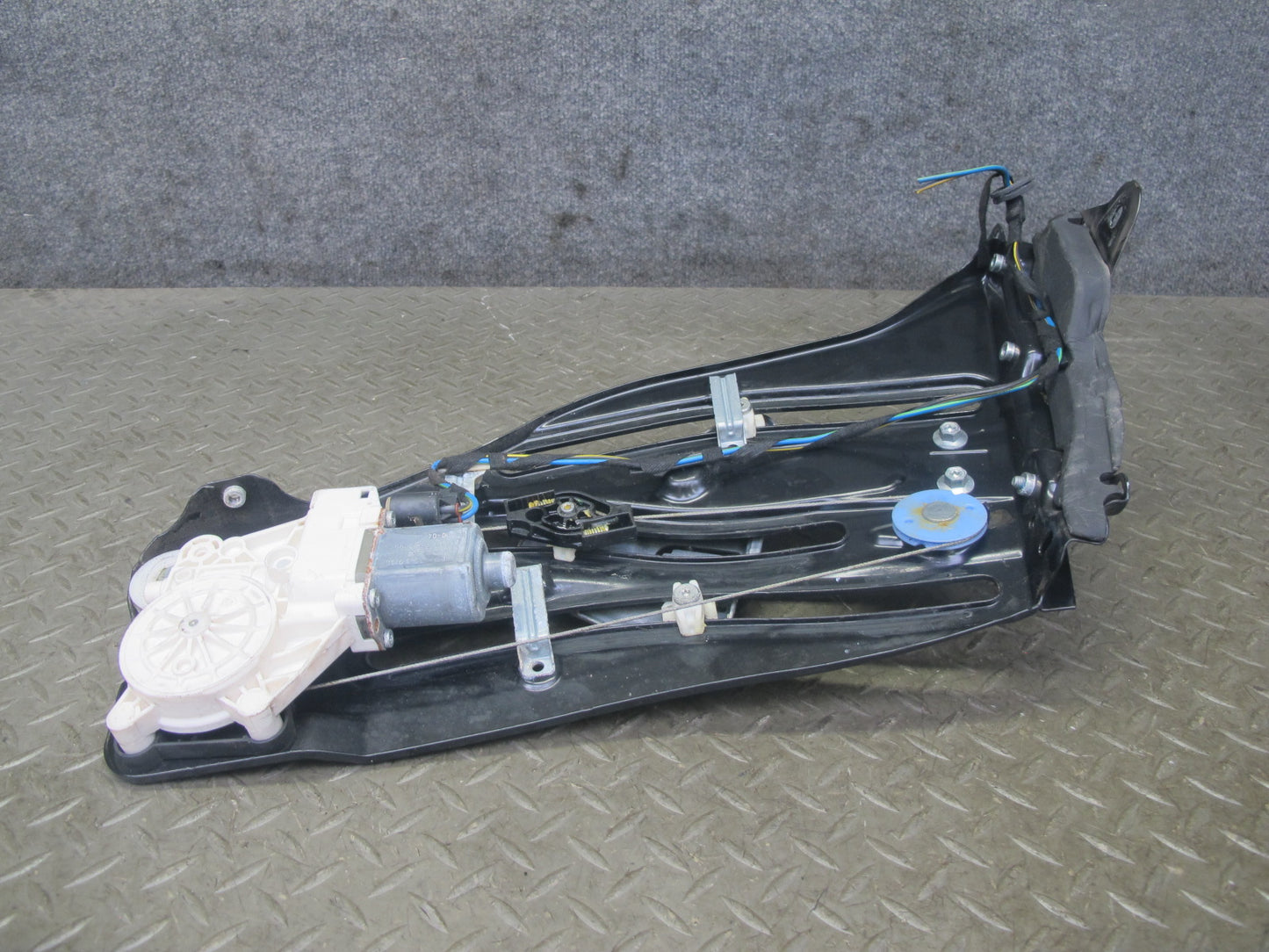 09-16 BMW E89 Z4 Rear Left Quarter Window Regulator w Motor 7198307 OEM