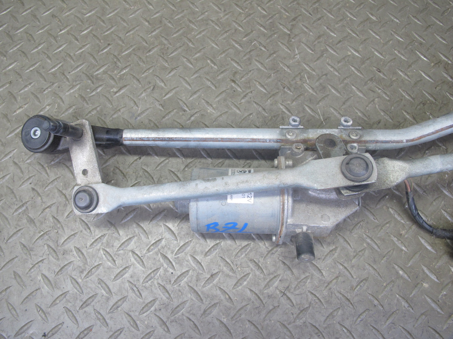 09-16 BMW E89 Z4 Windshield Wiper Transmission Linkage w Motor OEM