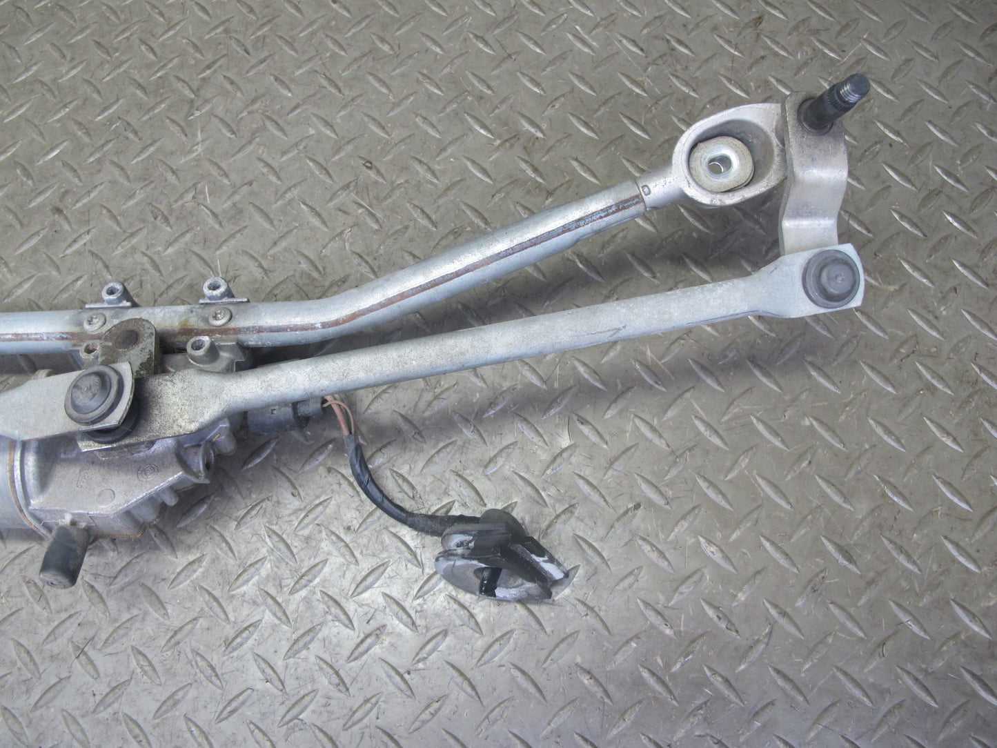 09-16 BMW E89 Z4 Windshield Wiper Transmission Linkage w Motor OEM
