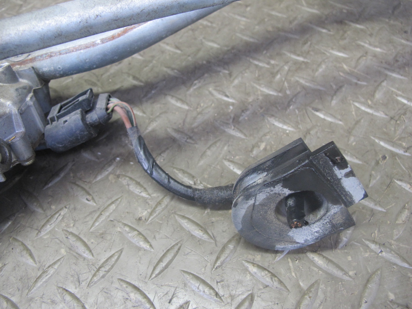 09-16 BMW E89 Z4 Windshield Wiper Transmission Linkage w Motor OEM