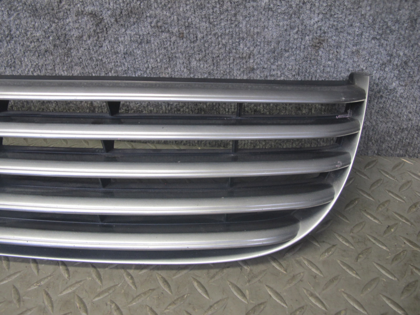 02-05 Lexus Z40 SC430 Front Bumper Chrome Grille w Emblem OEM
