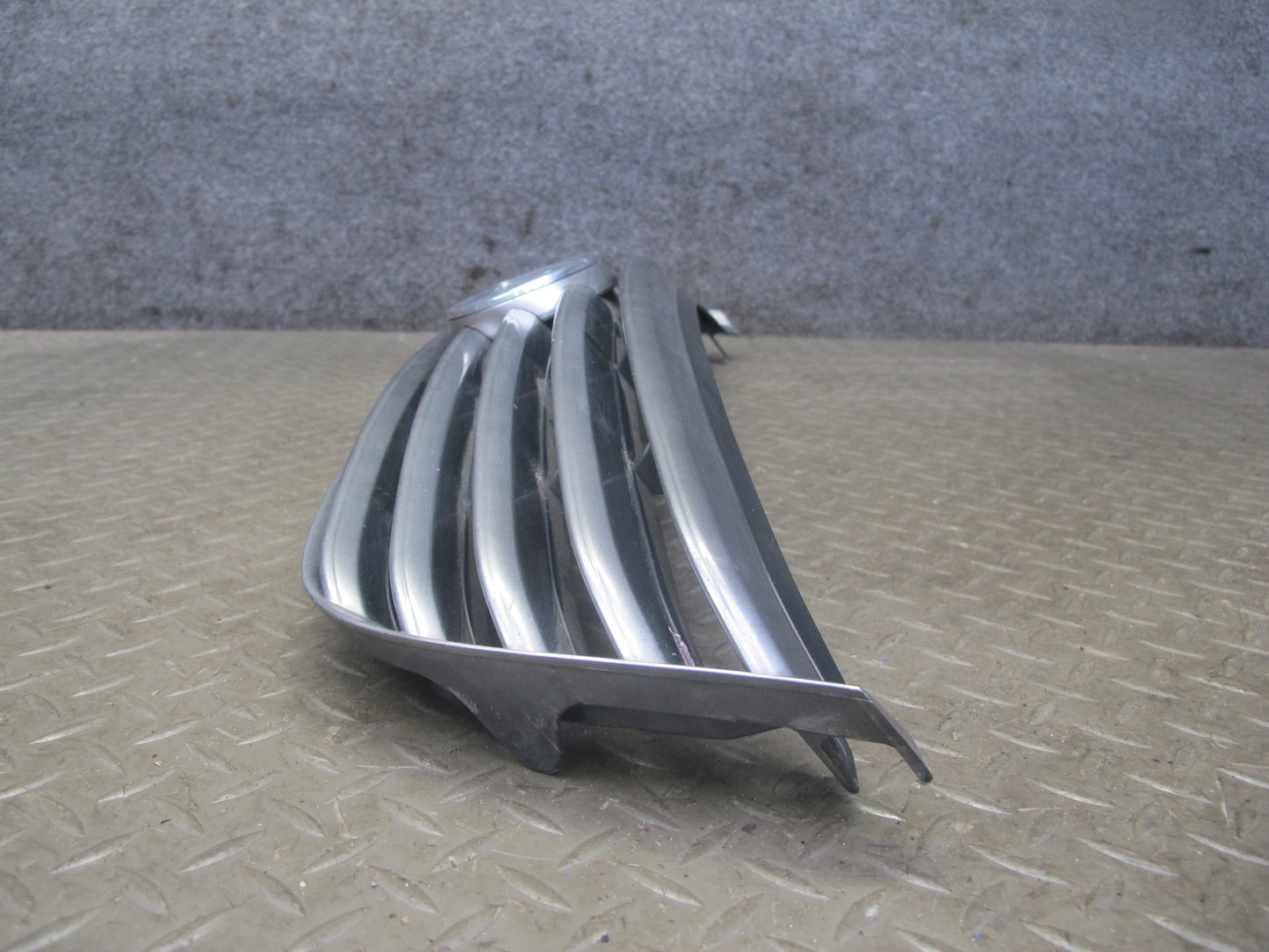 02-05 Lexus Z40 SC430 Front Bumper Chrome Grille w Emblem OEM