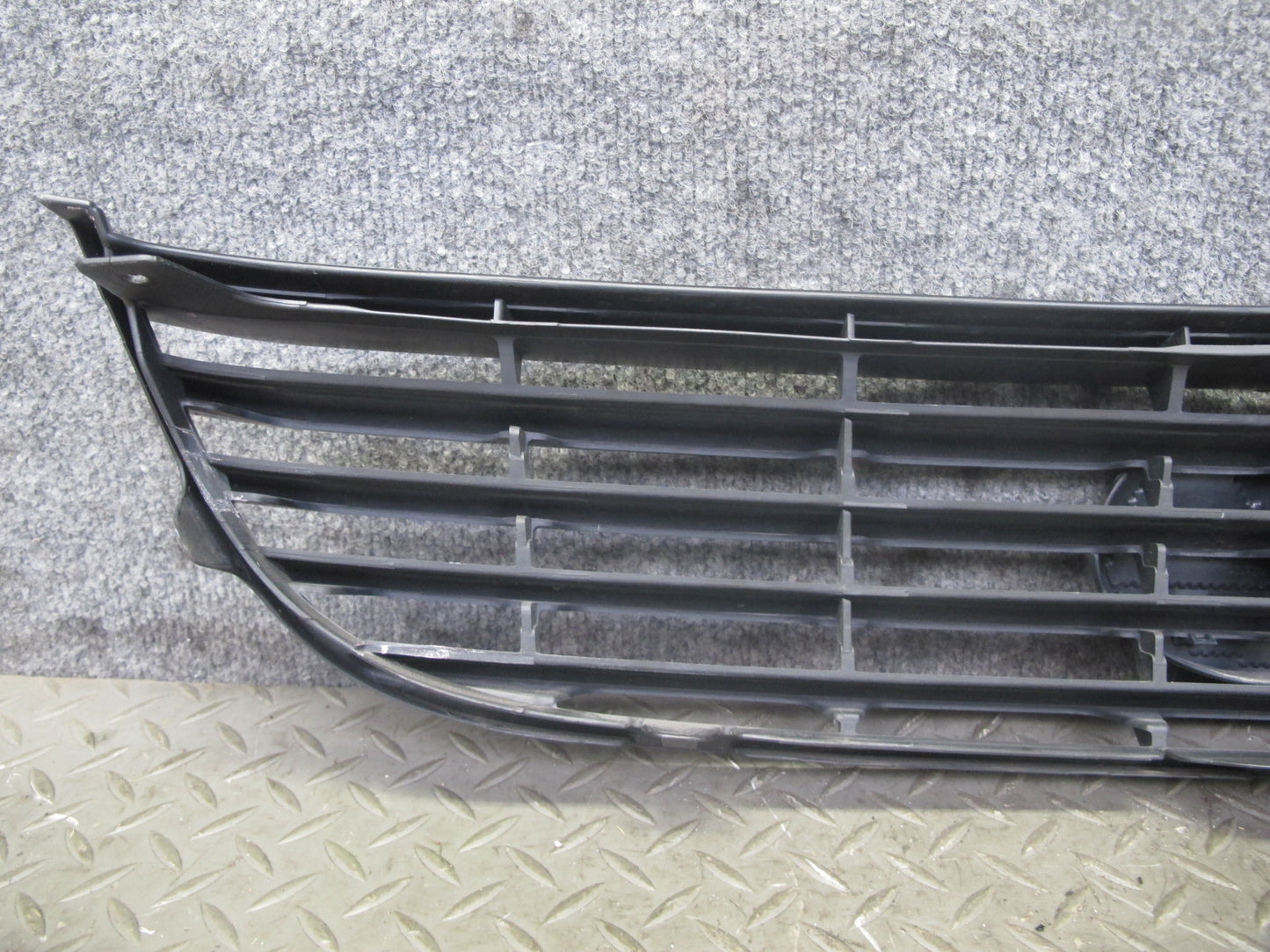 02-05 Lexus Z40 SC430 Front Bumper Chrome Grille w Emblem OEM