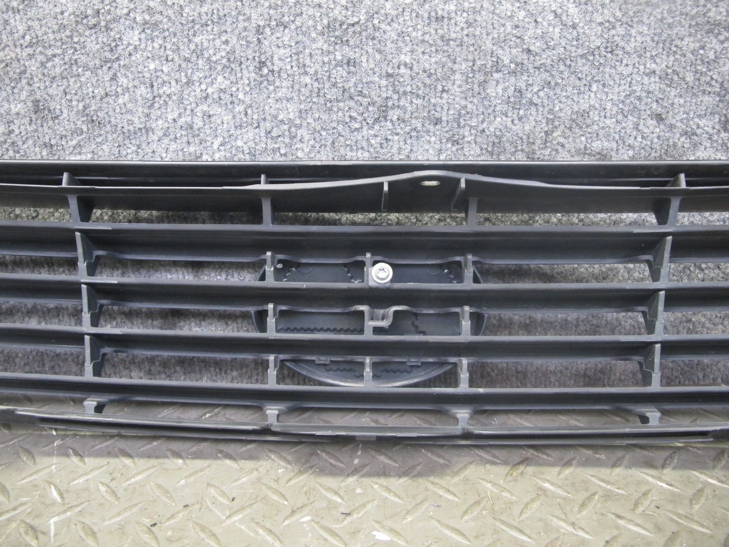 02-05 Lexus Z40 SC430 Front Bumper Chrome Grille w Emblem OEM