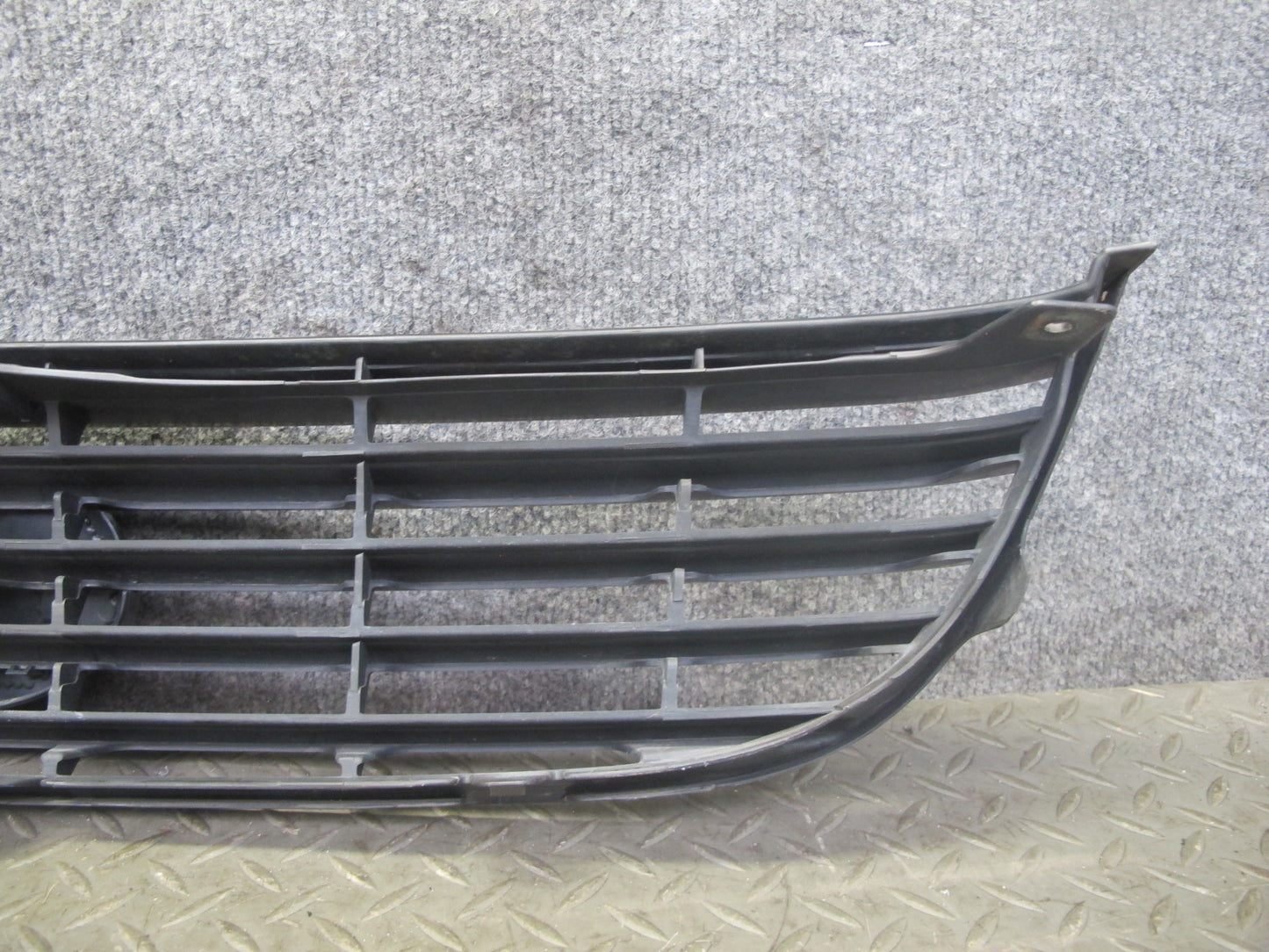 02-05 Lexus Z40 SC430 Front Bumper Chrome Grille w Emblem OEM