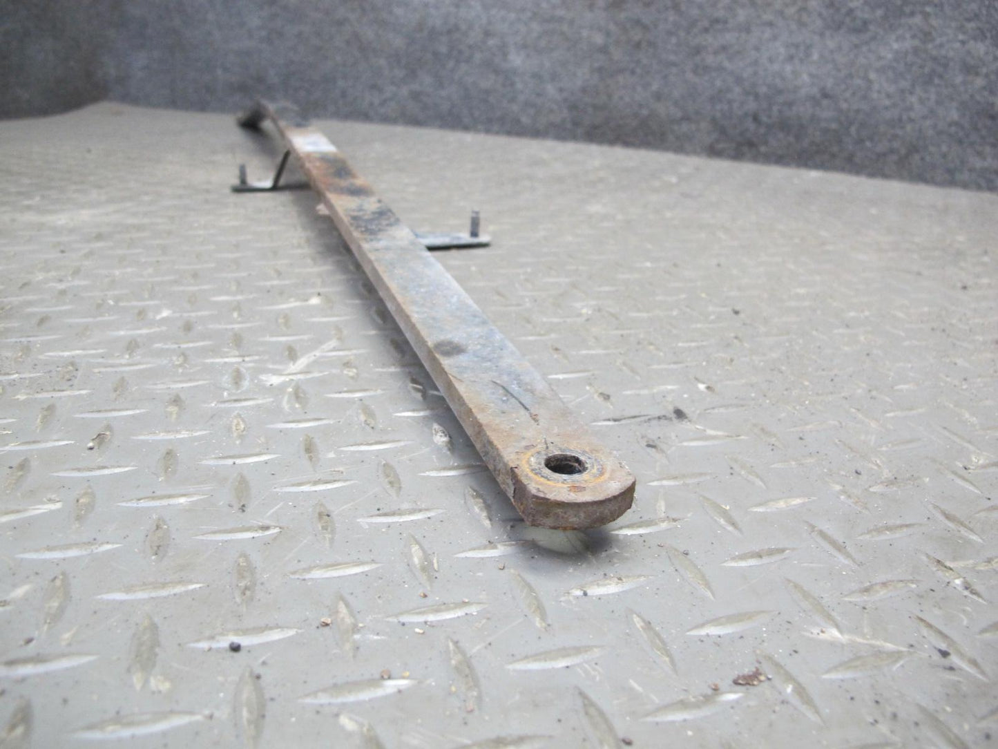 10-15 Lexus IS350 IS250 Convert Set of 2 Rear Crossmember Stiffener Bracket OEM