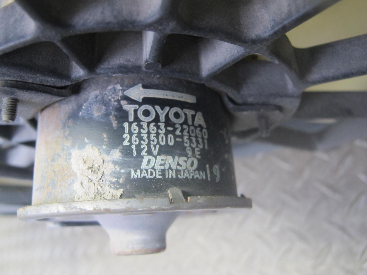 00-05 Toyota MR2 Spyder ZZW30L Engine Radiator Cooling Fan Motor Shroud OEM