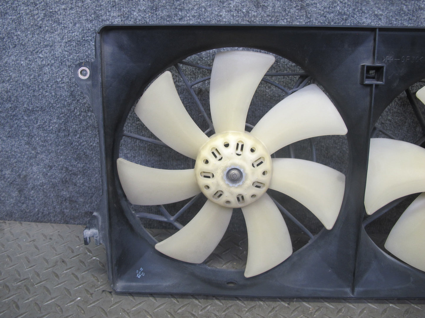 00-05 Toyota MR2 Spyder ZZW30L Engine Radiator Cooling Fan Motor Shroud OEM