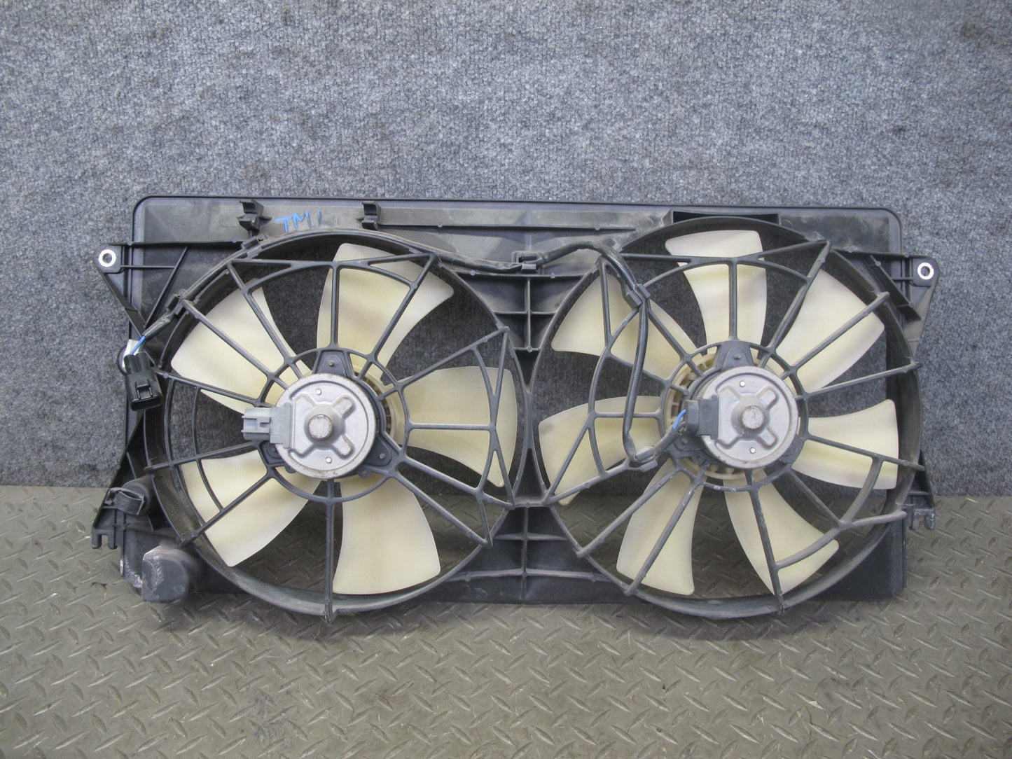 00-05 Toyota MR2 Spyder ZZW30L Engine Radiator Cooling Fan Motor Shroud OEM