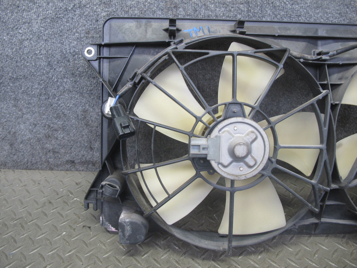 00-05 Toyota MR2 Spyder ZZW30L Engine Radiator Cooling Fan Motor Shroud OEM