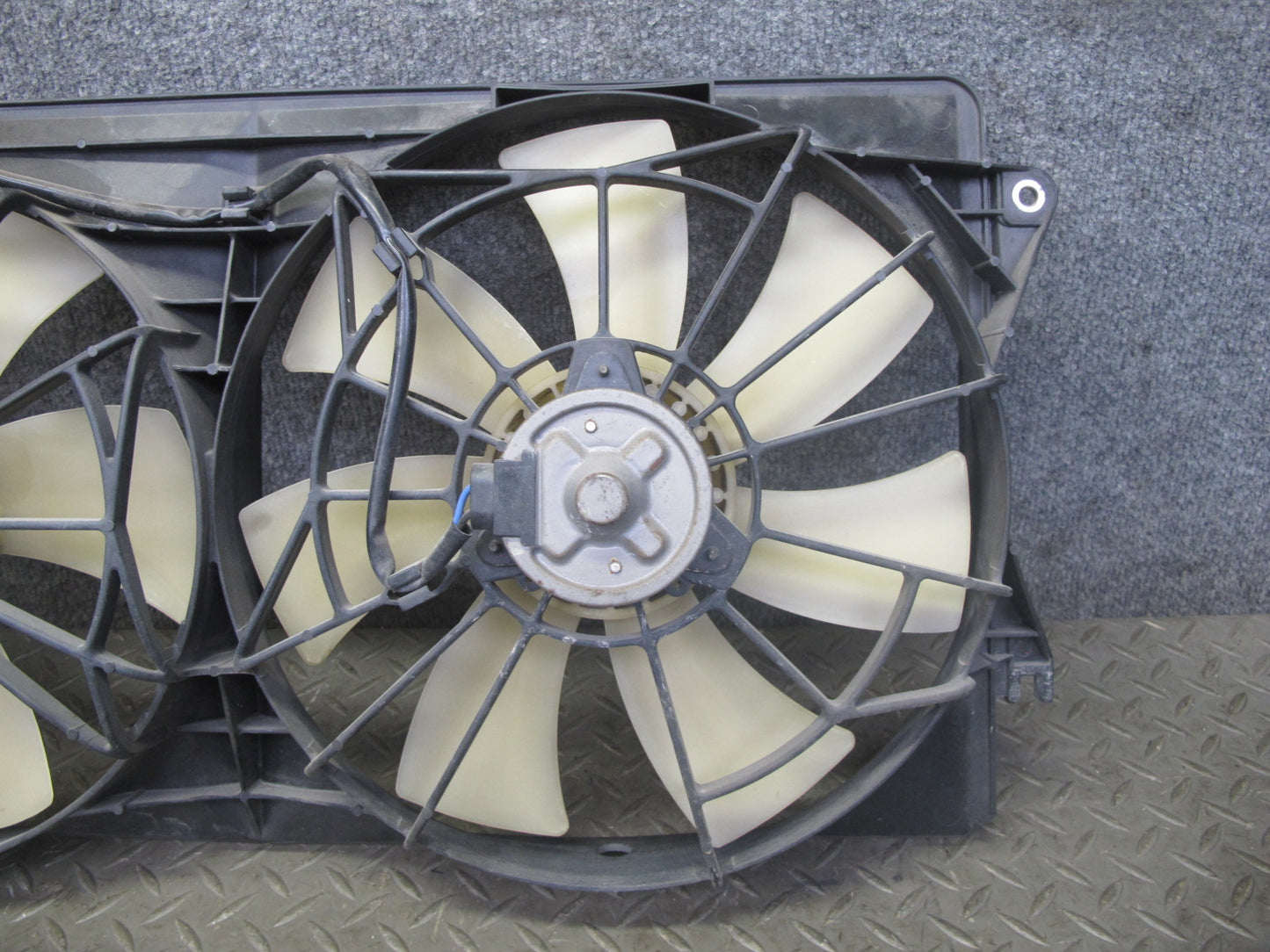 00-05 Toyota MR2 Spyder ZZW30L Engine Radiator Cooling Fan Motor Shroud OEM