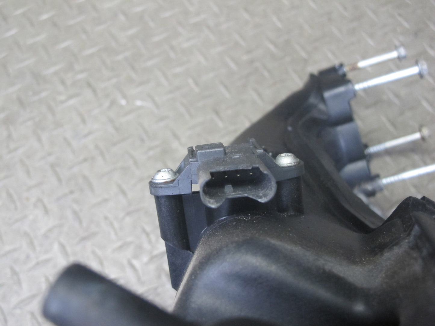 11-13 BMW F01 F07 F10 550I 4.4L N63 Left & Right Engine Intake Manifold Set OEM