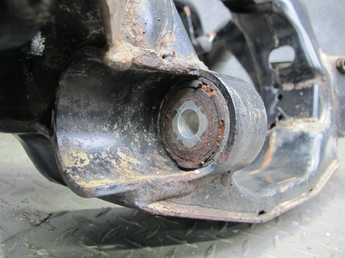 01-06 BMW E46 M3 S54 Rear Suspension Differential Crossmember Subframe Support