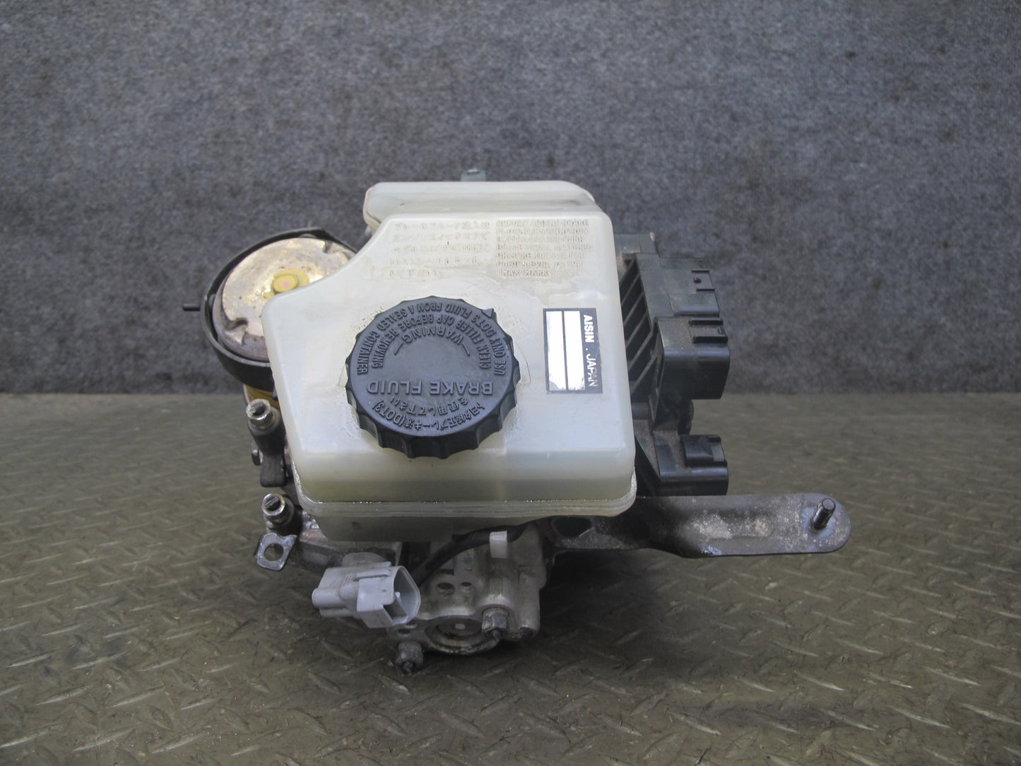 02-10 Lexus Z40 SC430 ABS Pump Brake Master Cylinder Booster Fluid Reservoir OEM