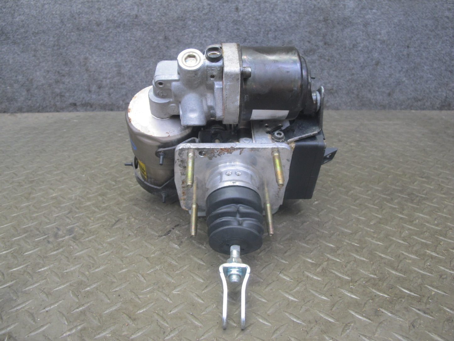 02-10 Lexus Z40 SC430 ABS Pump Brake Master Cylinder Booster Fluid Reservoir OEM