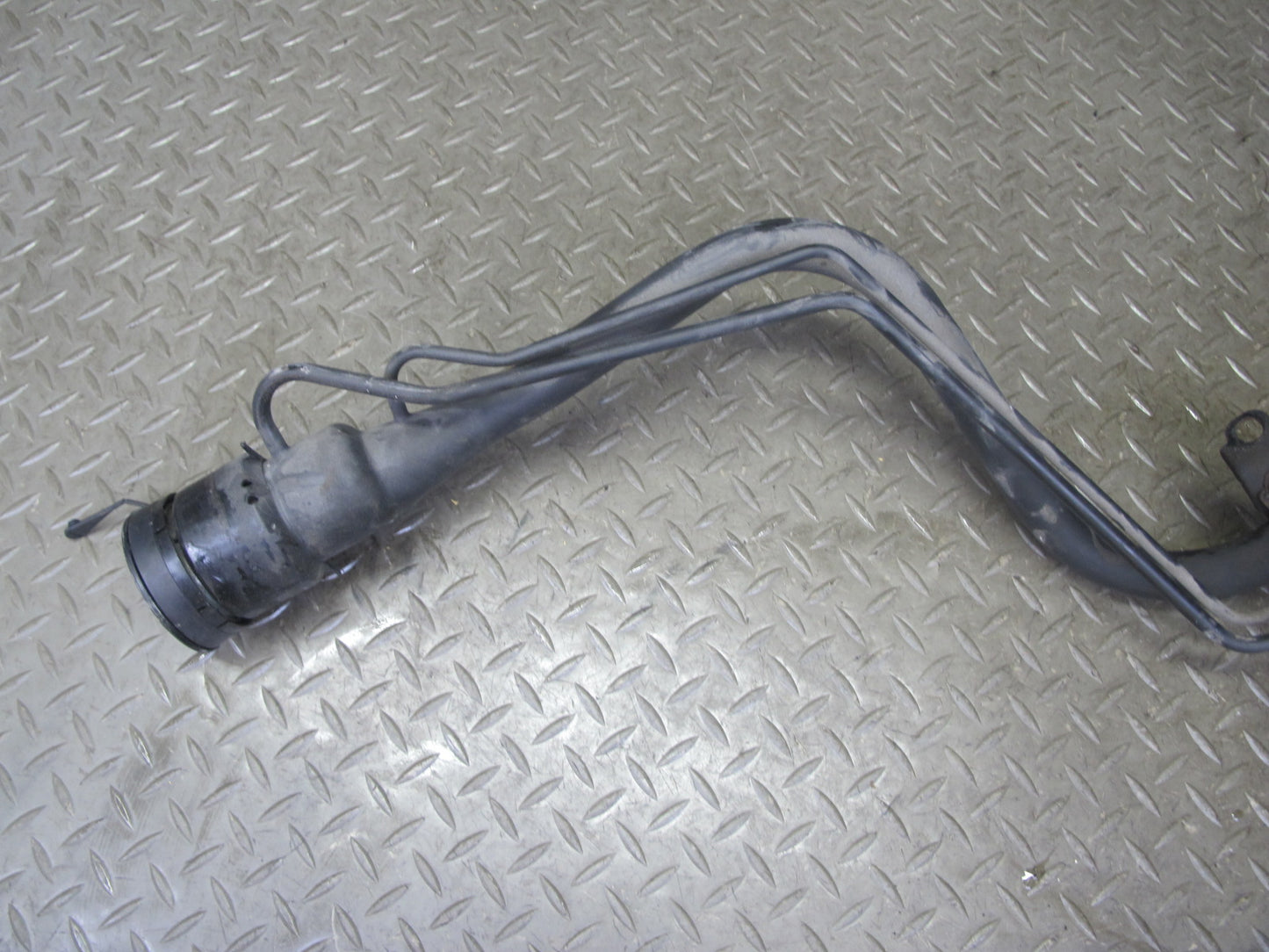 02-05 Lexus Z40 SC430 Fuel Gas Tank Filler Neck Assembly w Cap OEM