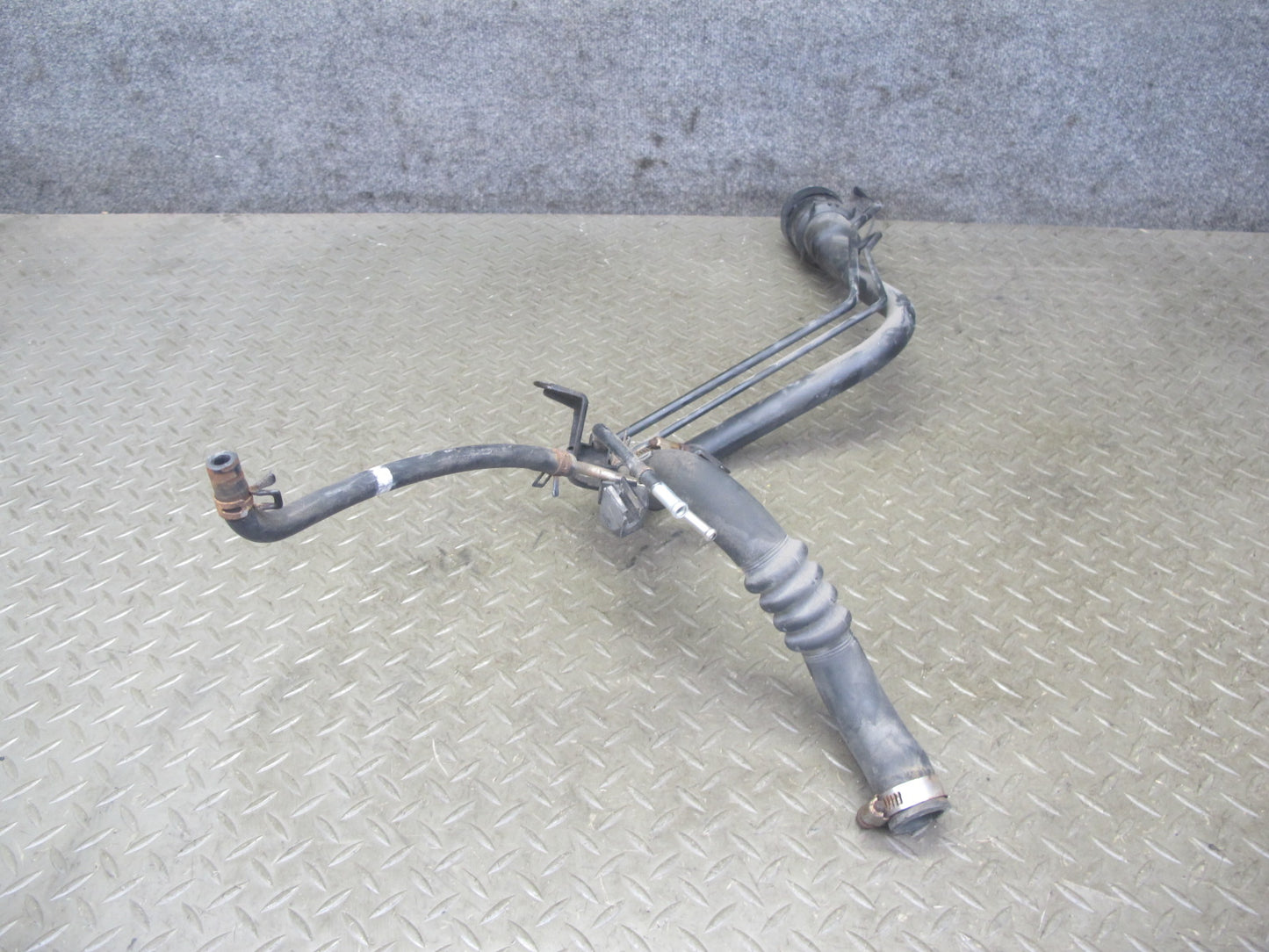 02-05 Lexus Z40 SC430 Fuel Gas Tank Filler Neck Assembly w Cap OEM