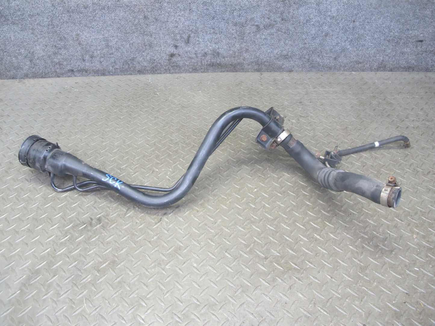 02-05 Lexus Z40 SC430 Fuel Gas Tank Filler Neck Assembly w Cap OEM