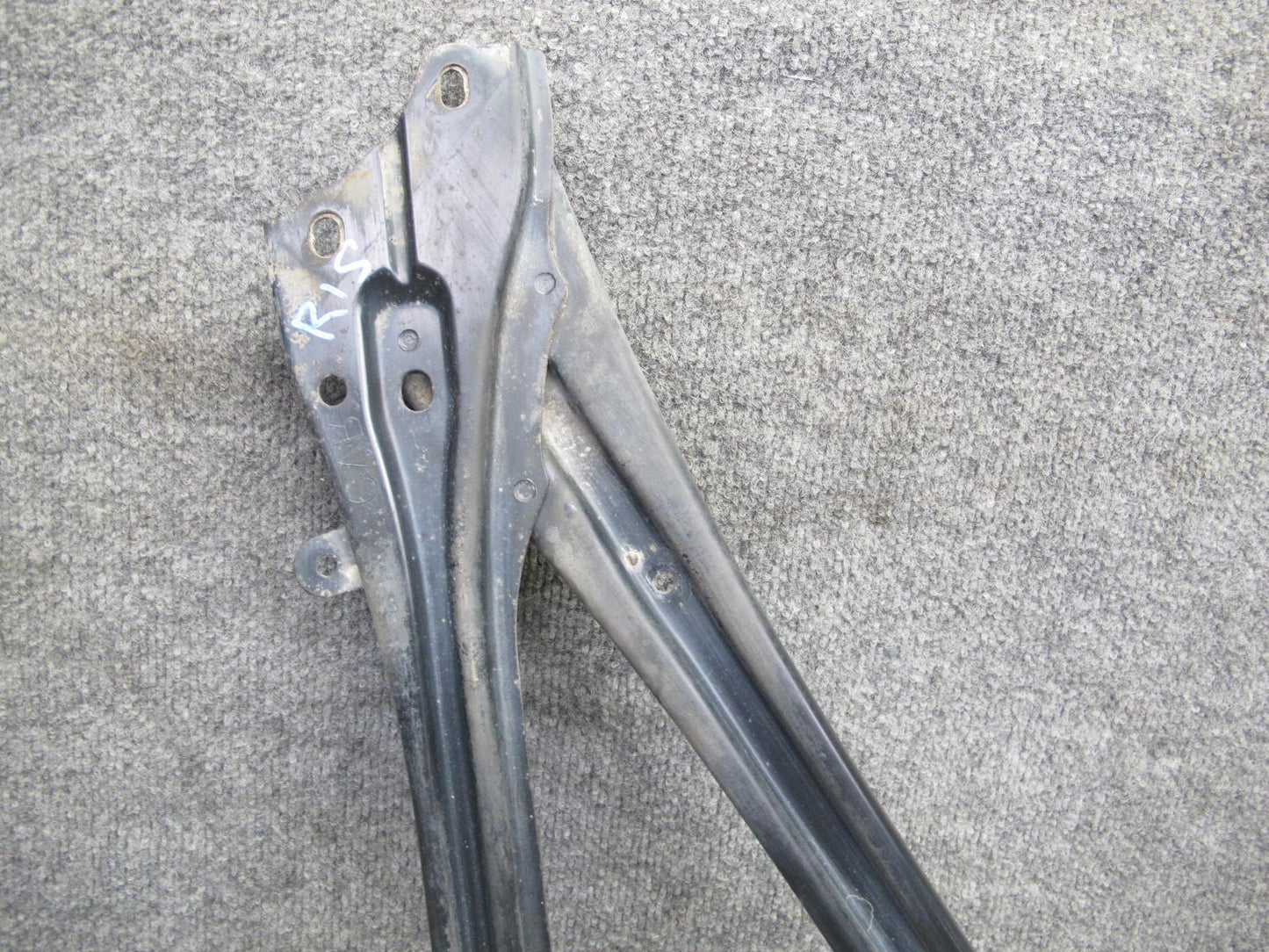 10-15 Lexus IS350 IS250 Convert Rear Left & Right Body Support Bracket Set OEM