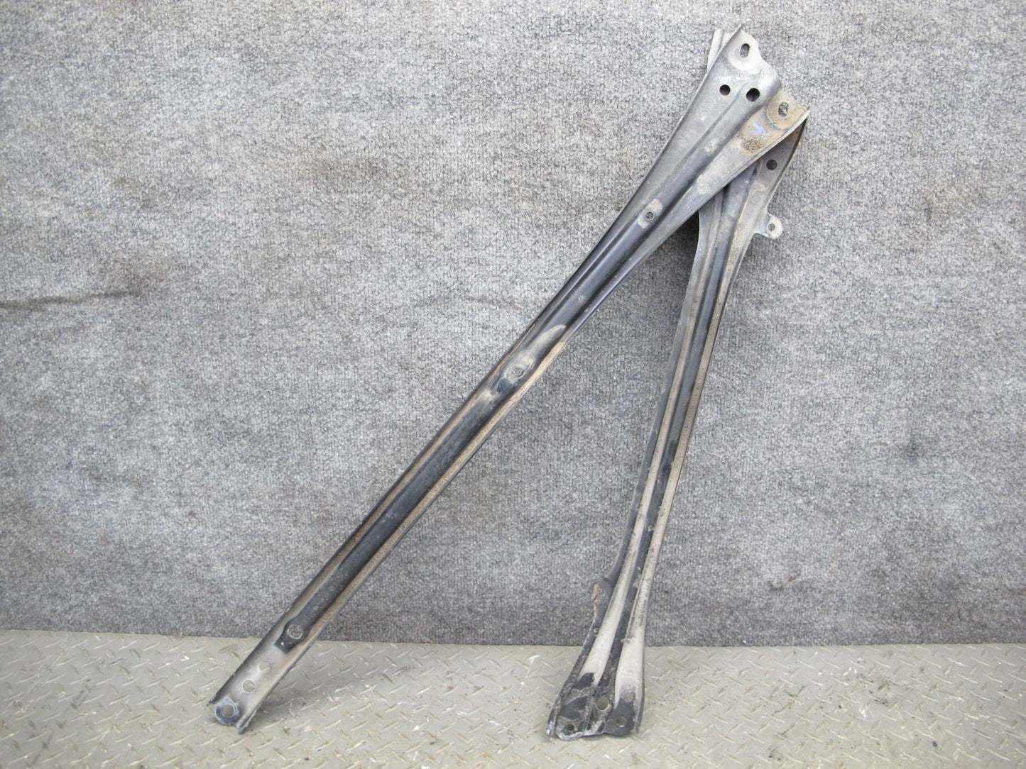 10-15 Lexus IS350 IS250 Convert Rear Left & Right Body Support Bracket Set OEM