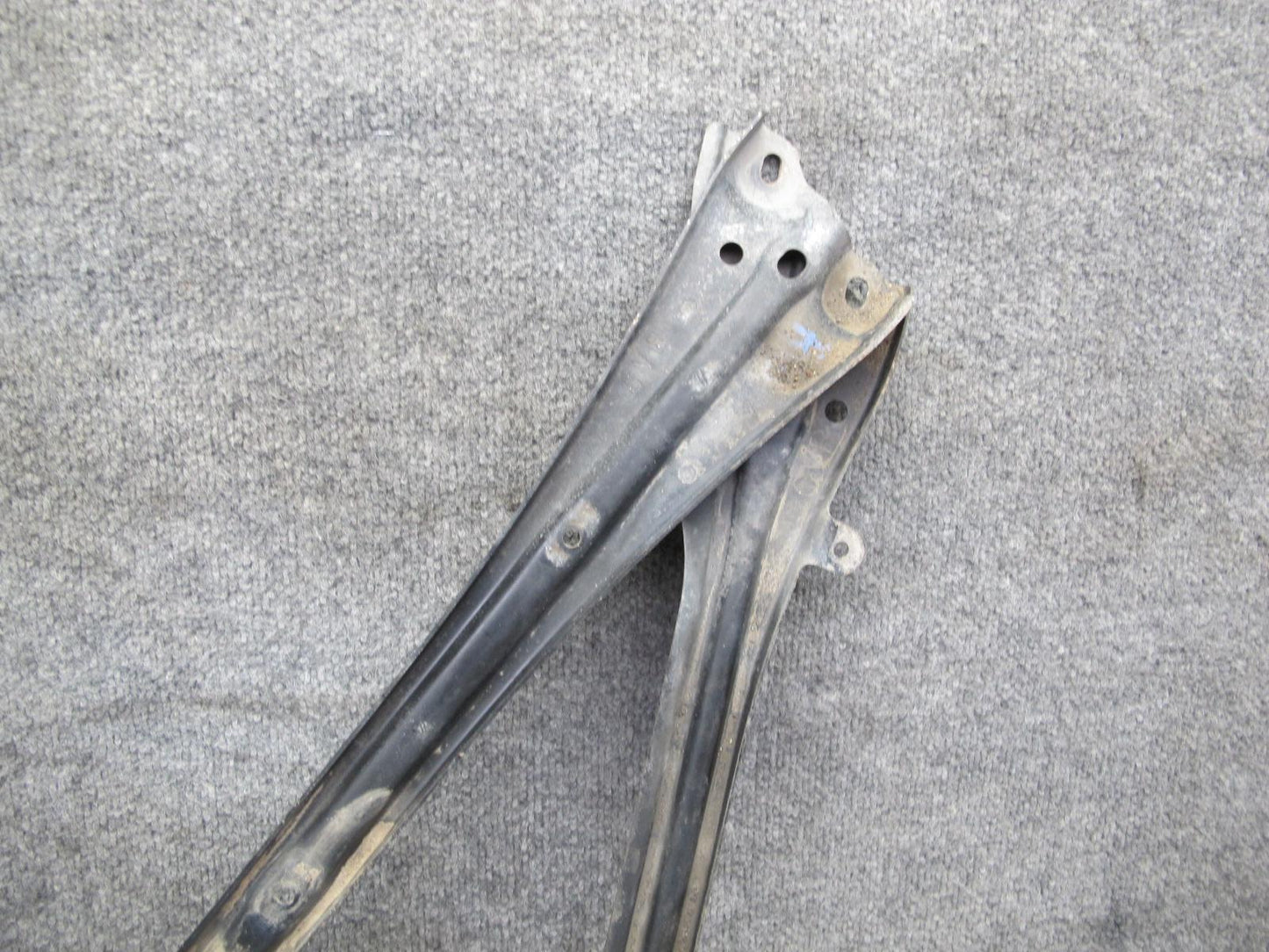 10-15 Lexus IS350 IS250 Convert Rear Left & Right Body Support Bracket Set OEM