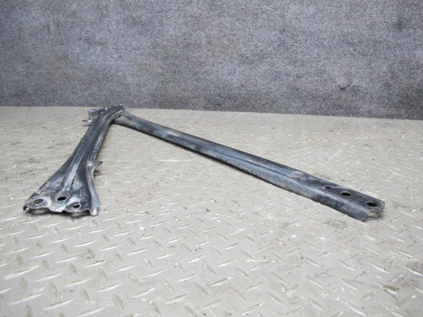 10-15 Lexus IS350 IS250 Convert Rear Left & Right Body Support Bracket Set OEM