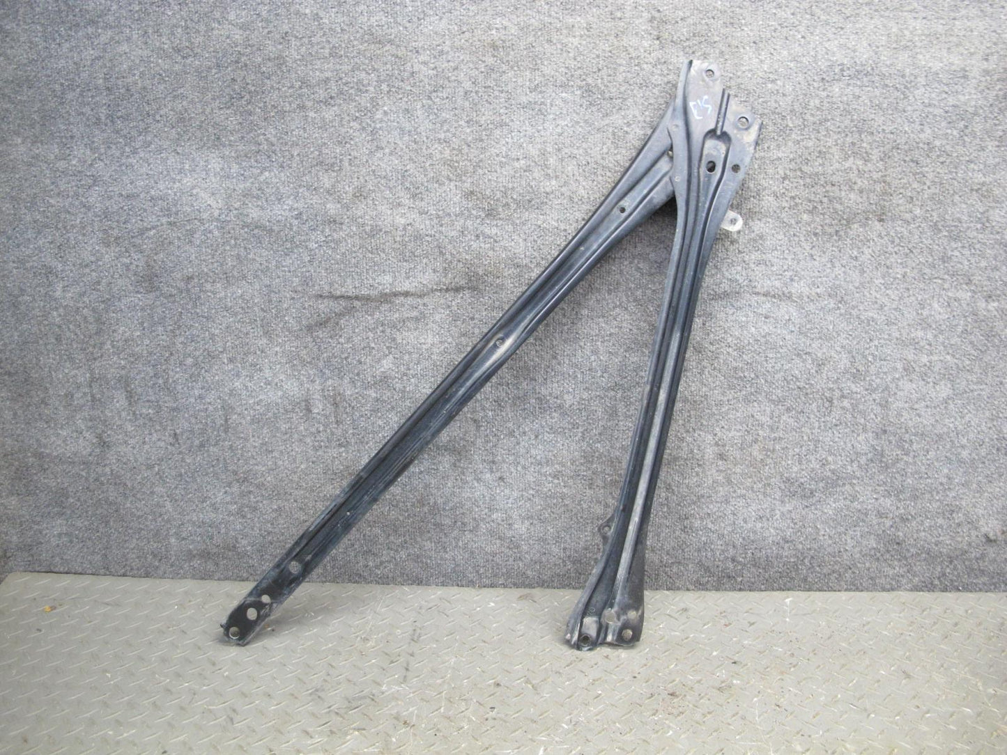 10-15 Lexus IS350 IS250 Convert Rear Left & Right Body Support Bracket Set OEM