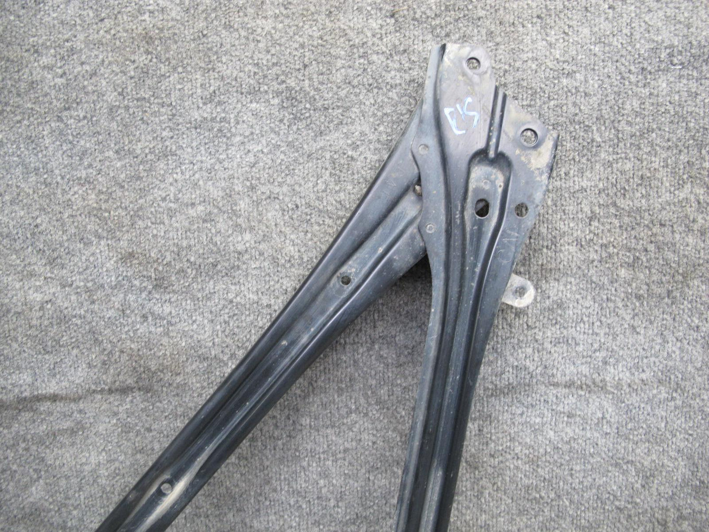 10-15 Lexus IS350 IS250 Convert Rear Left & Right Body Support Bracket Set OEM