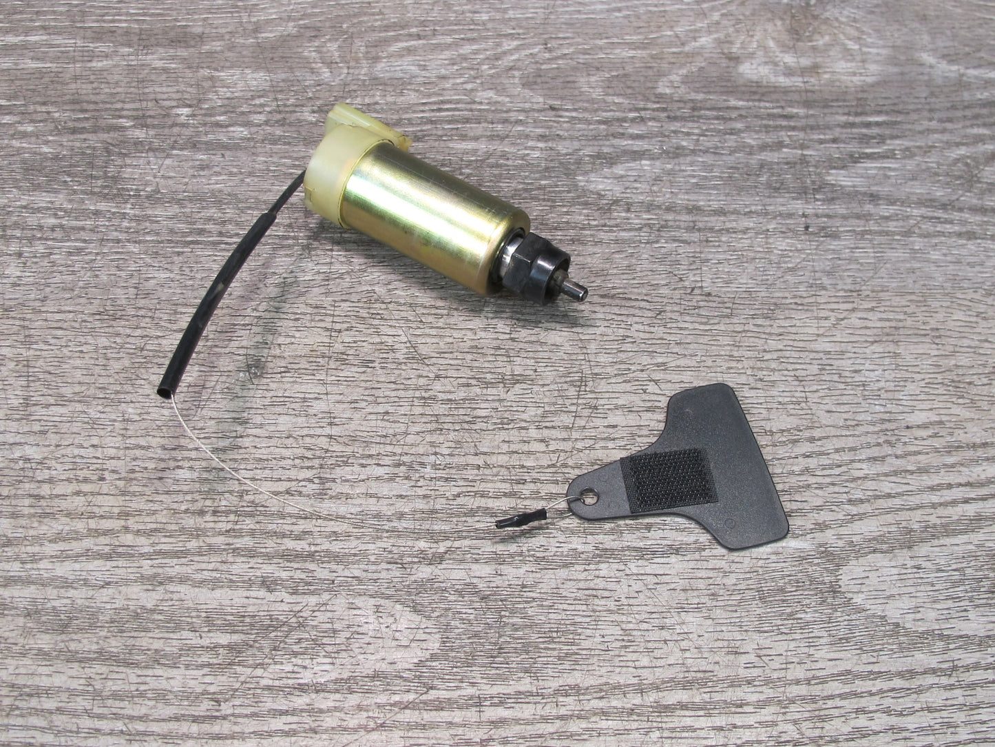 93-00 Toyota Celsior Lexus LS400 Fuel Door Lock Latch Release Actuator Motor OEM