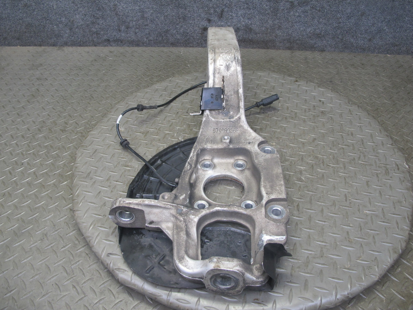 2017-2020 Maserati Levante M161 AWD Front Left Spindle Knuckle Wheel Hub Bearing