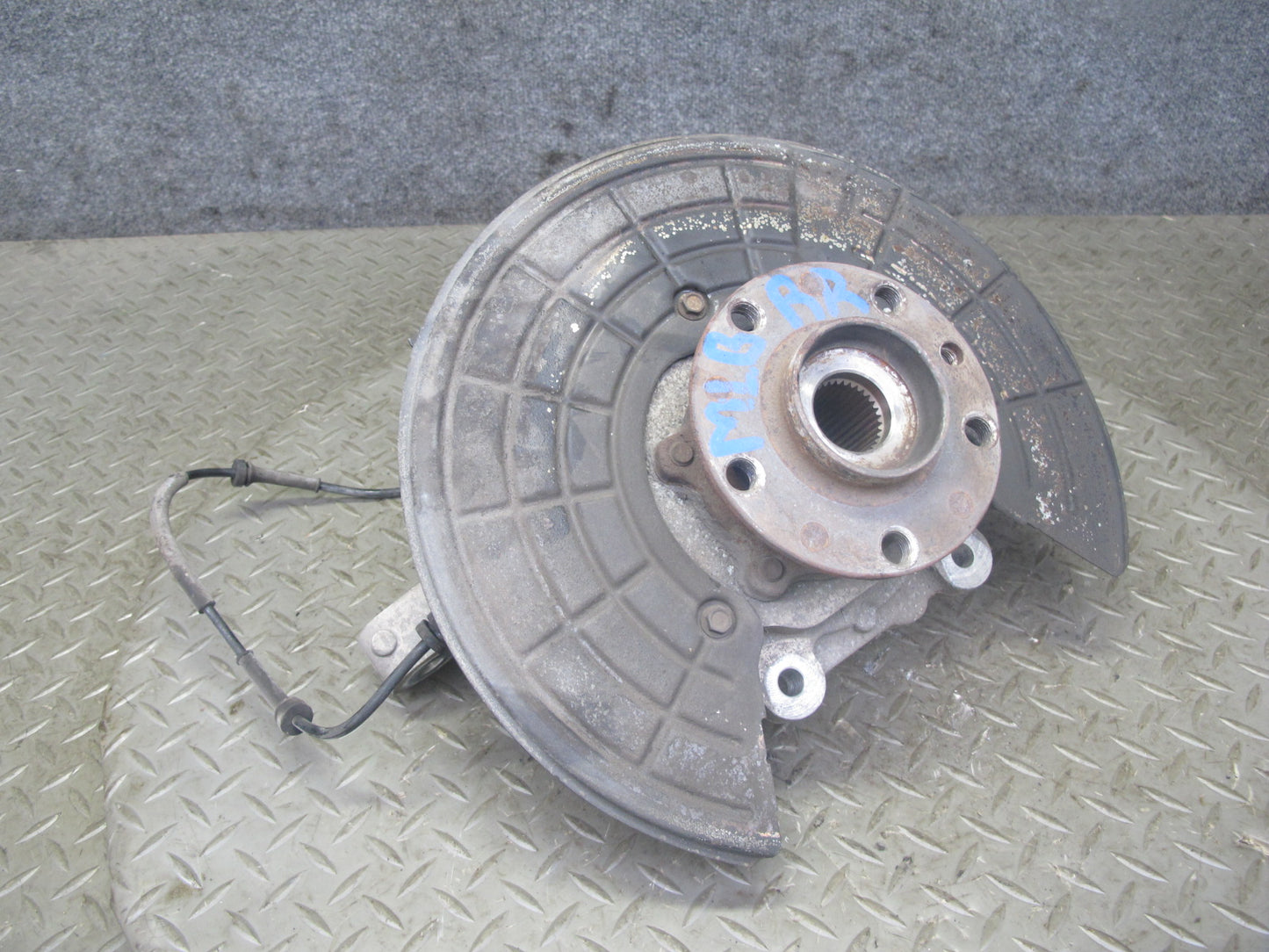 2017-2020 Maserati Levante M161 AWD Rear Right Spindle Knuckle Wheel Hub Bearing