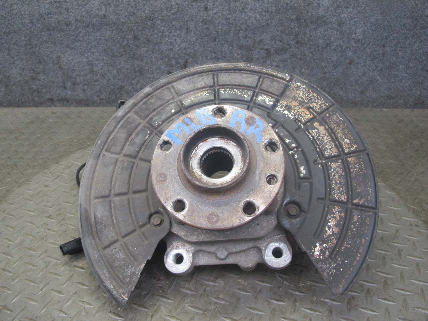 2017-2020 Maserati Levante M161 AWD Rear Right Spindle Knuckle Wheel Hub Bearing