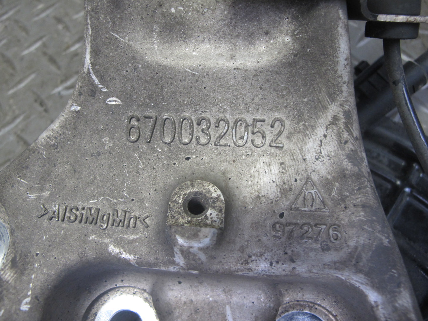 2017-2020 Maserati Levante M161 AWD Front Right Passenger Side Spindle Knuckle