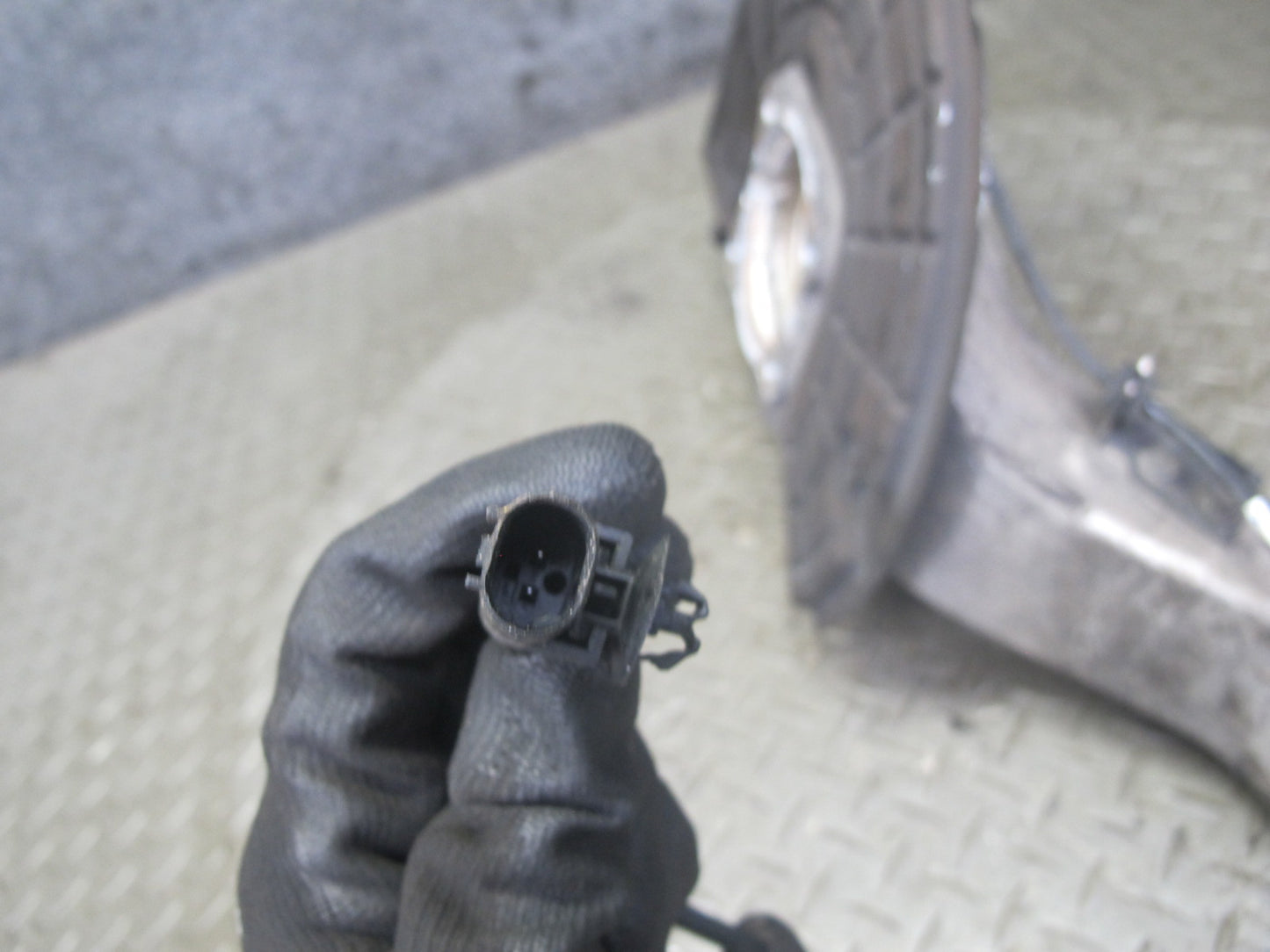 2017-2020 Maserati Levante M161 AWD Front Right Passenger Side Spindle Knuckle