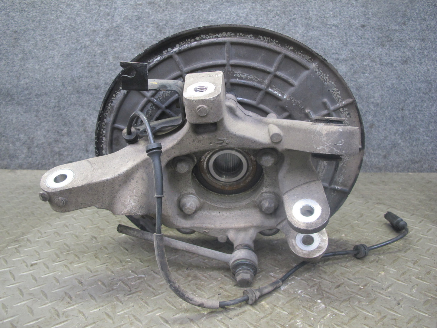 2017-2020 Maserati Levante M161 AWD Rear Left Spindle Knuckle Wheel Hub Bearing