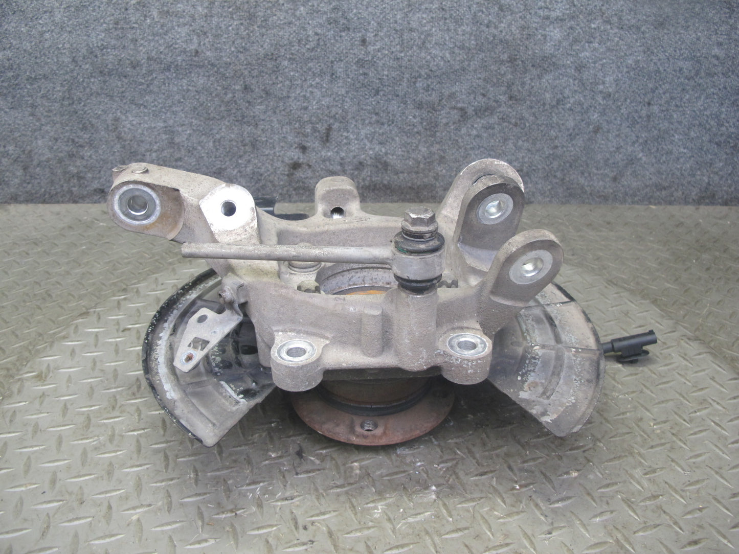 2017-2020 Maserati Levante M161 AWD Rear Left Spindle Knuckle Wheel Hub Bearing