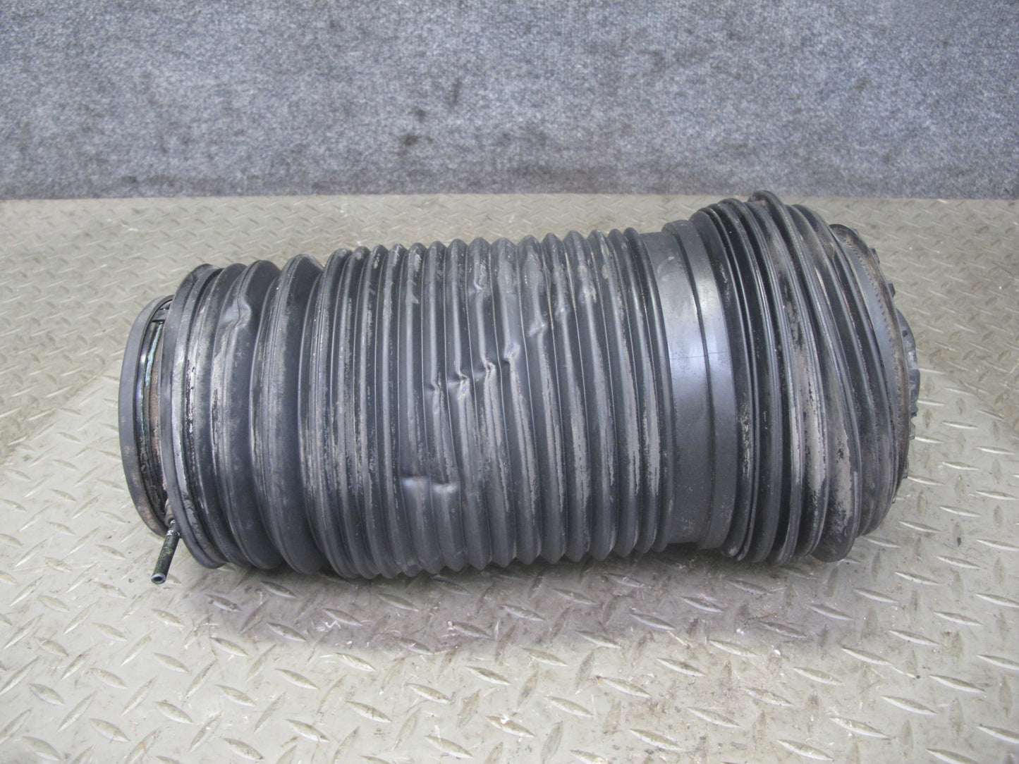 2017-2020 Maserati Levante M161 Rear Right Side Air Ride Suspension Spring