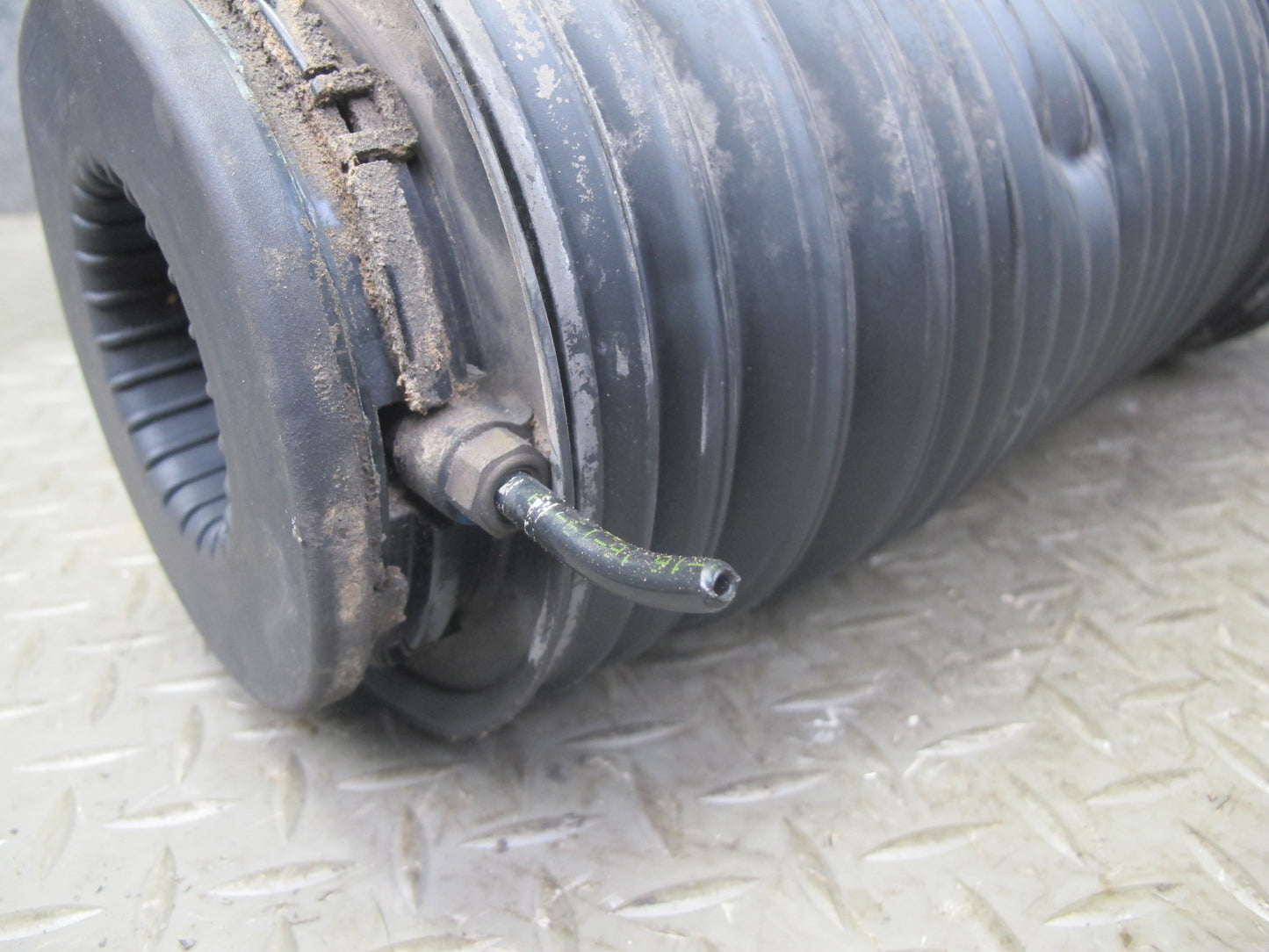 2017-2020 Maserati Levante M161 Rear Right Side Air Ride Suspension Spring